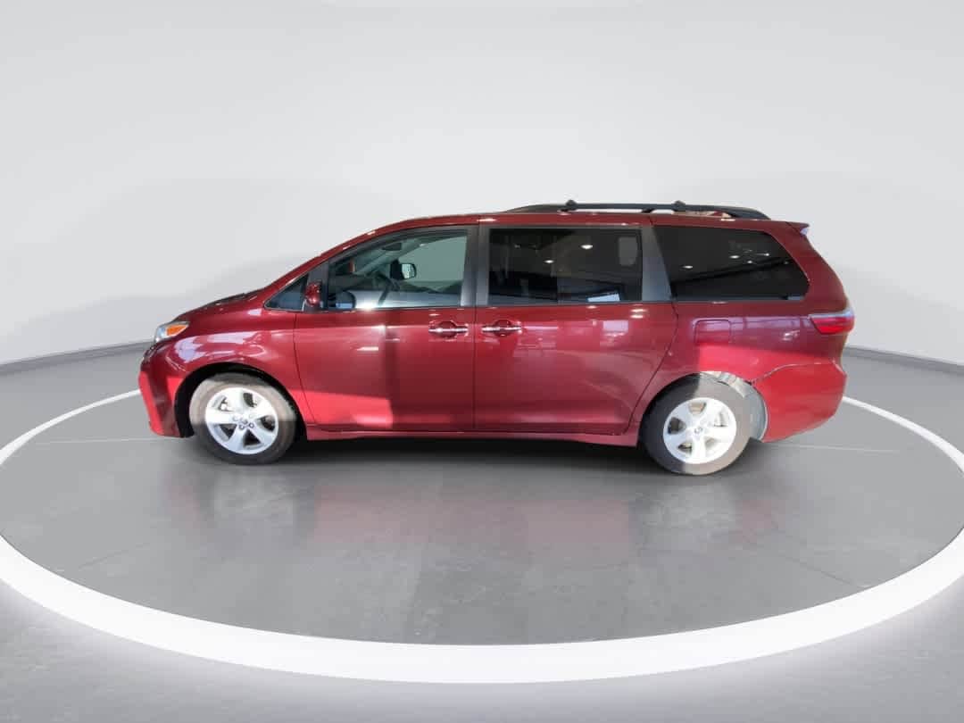 Thumbnail: 2020 Toyota Sienna - 5