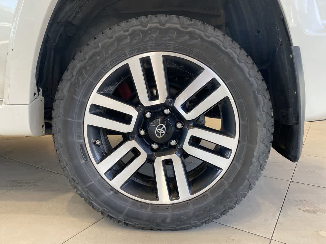 Thumbnail: 2021 Toyota 4Runner - 12