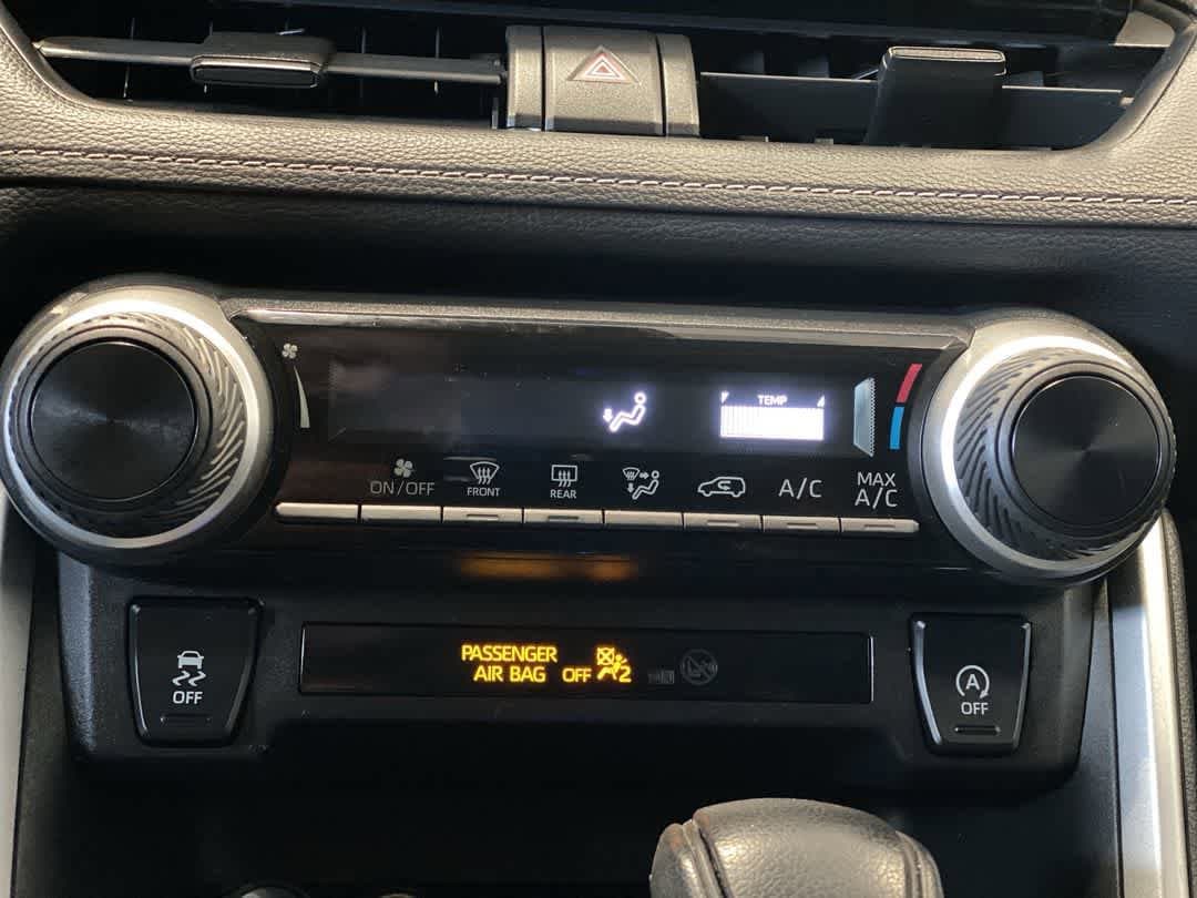 Thumbnail: 2021 Toyota RAV4 - 21