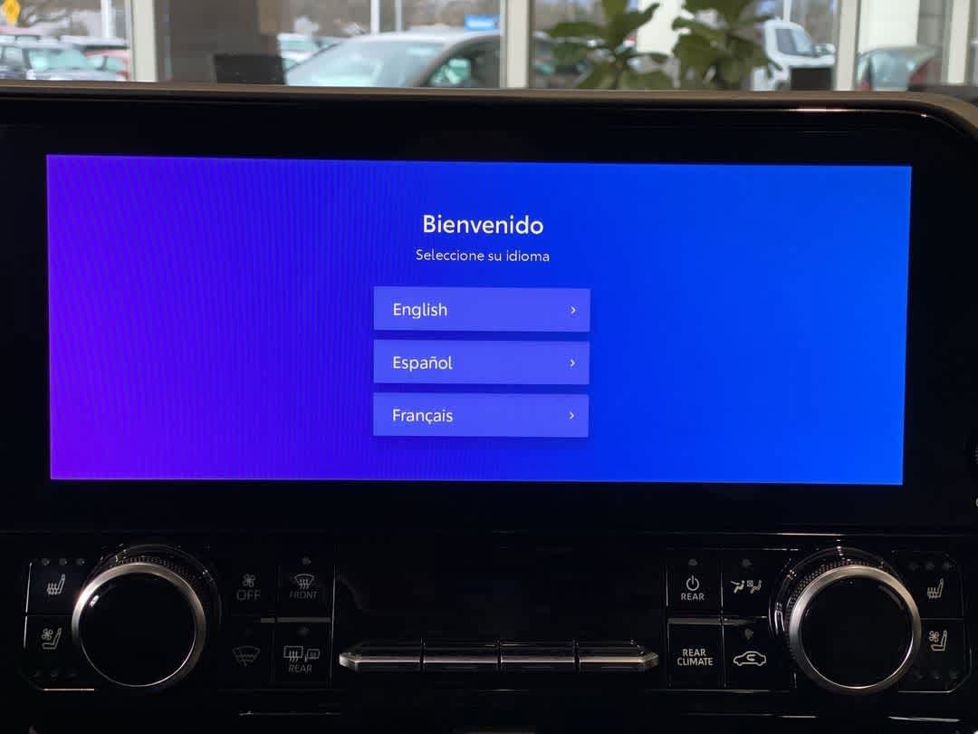 Thumbnail: 2023 Toyota Highlander - 19