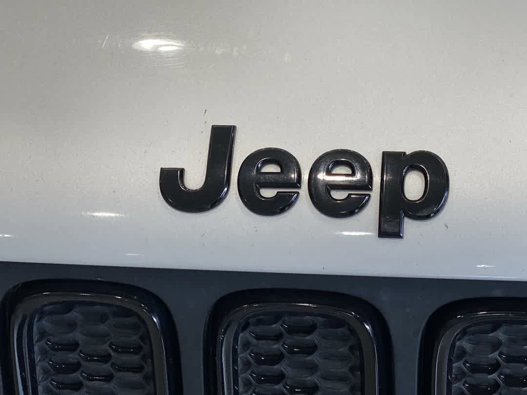 Thumbnail: 2018 Jeep Renegade - 10