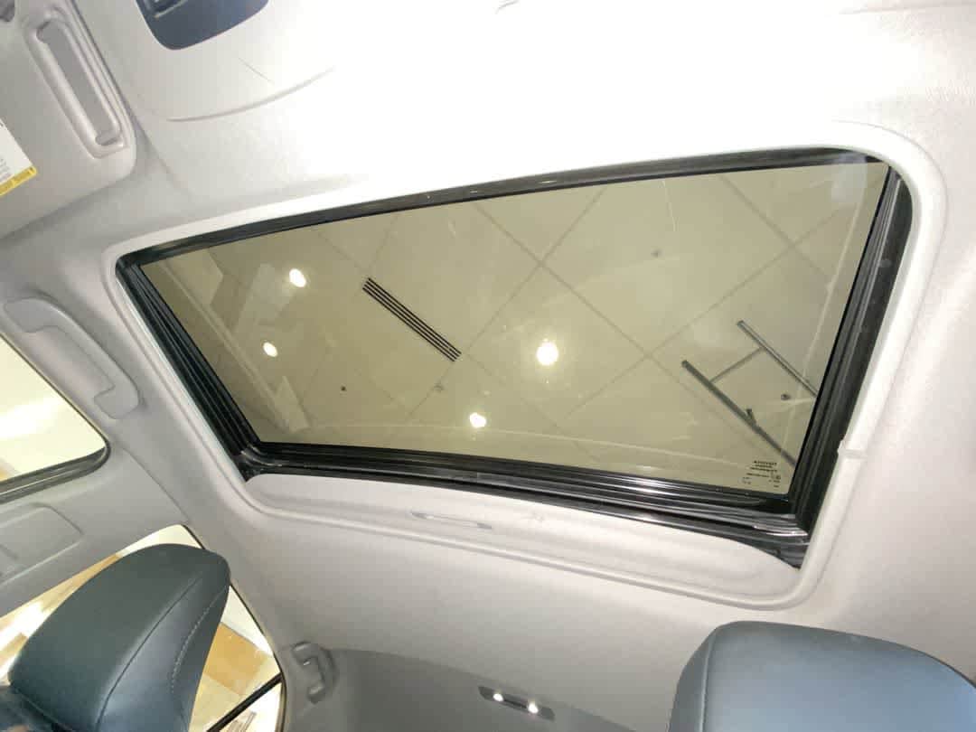 Thumbnail: 2018 Toyota Camry - 23