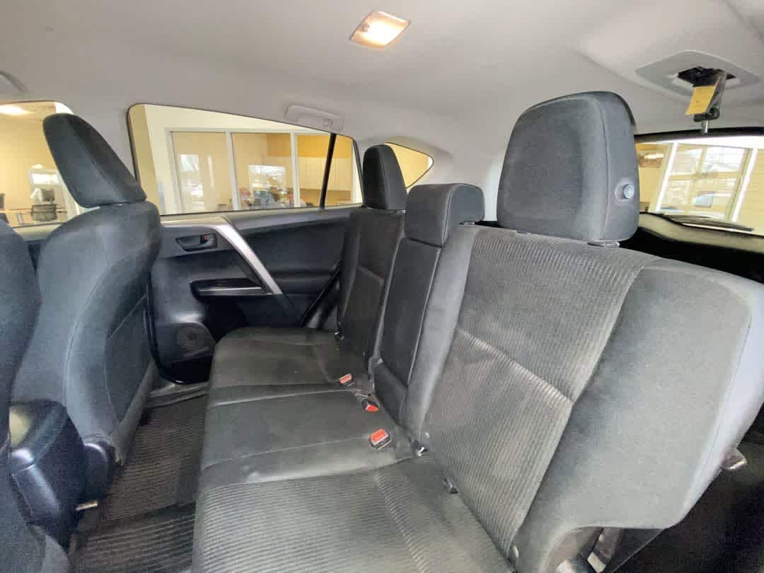 Thumbnail: 2018 Toyota RAV4 - 23