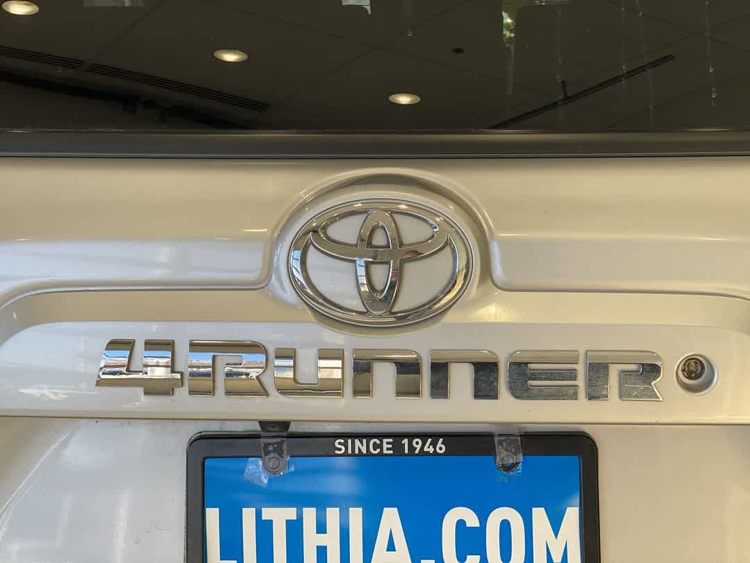 Thumbnail: 2019 Toyota 4Runner - 11