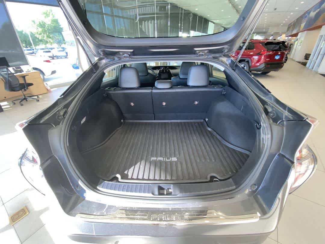 2016 Toyota Prius Three Touring 24