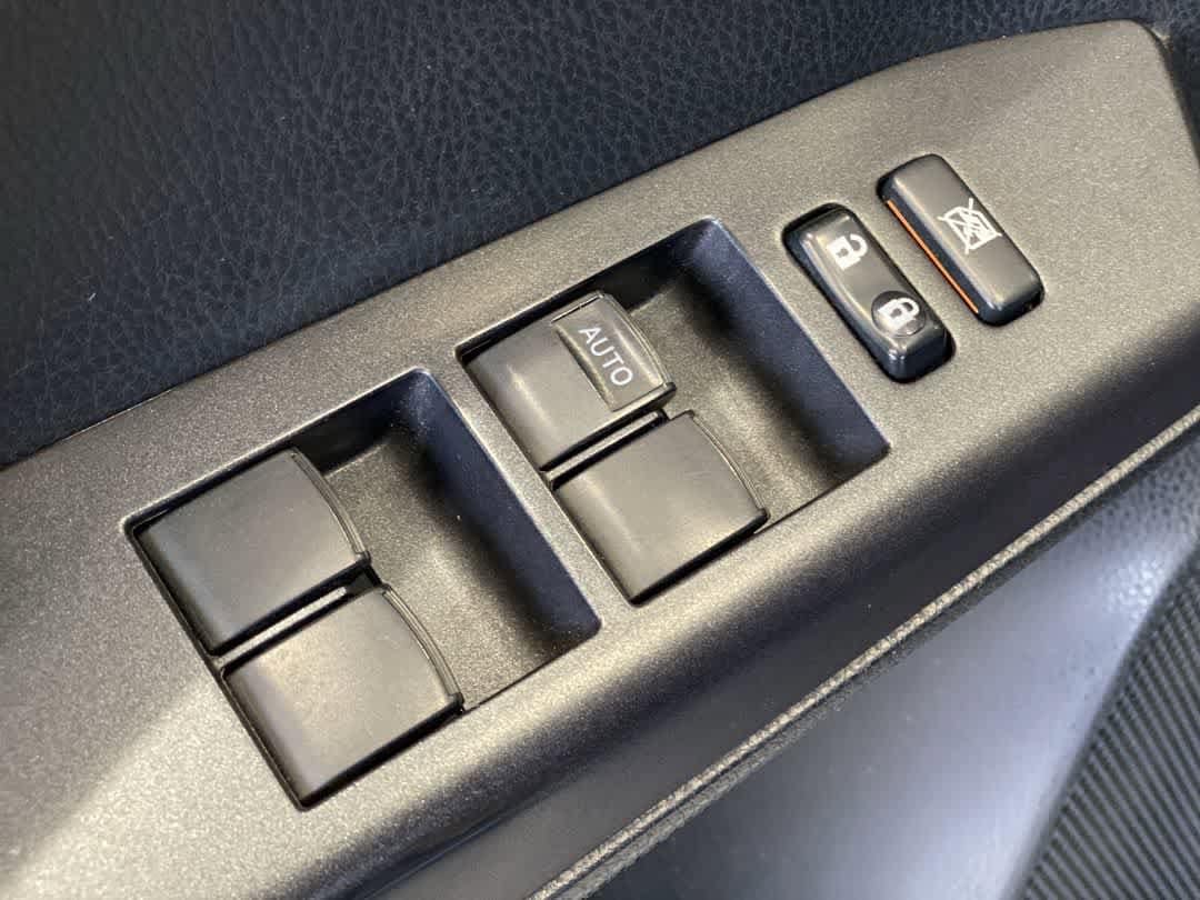 Thumbnail: 2018 Toyota RAV4 - 15