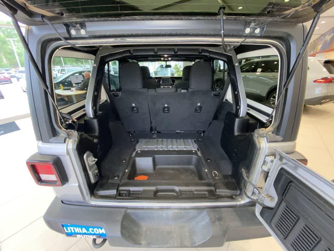 Thumbnail: 2019 Jeep Wrangler - 24