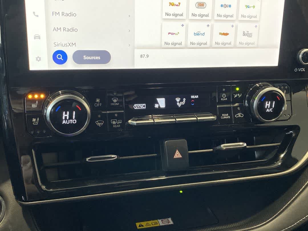 Thumbnail: 2023 Toyota Highlander - 20