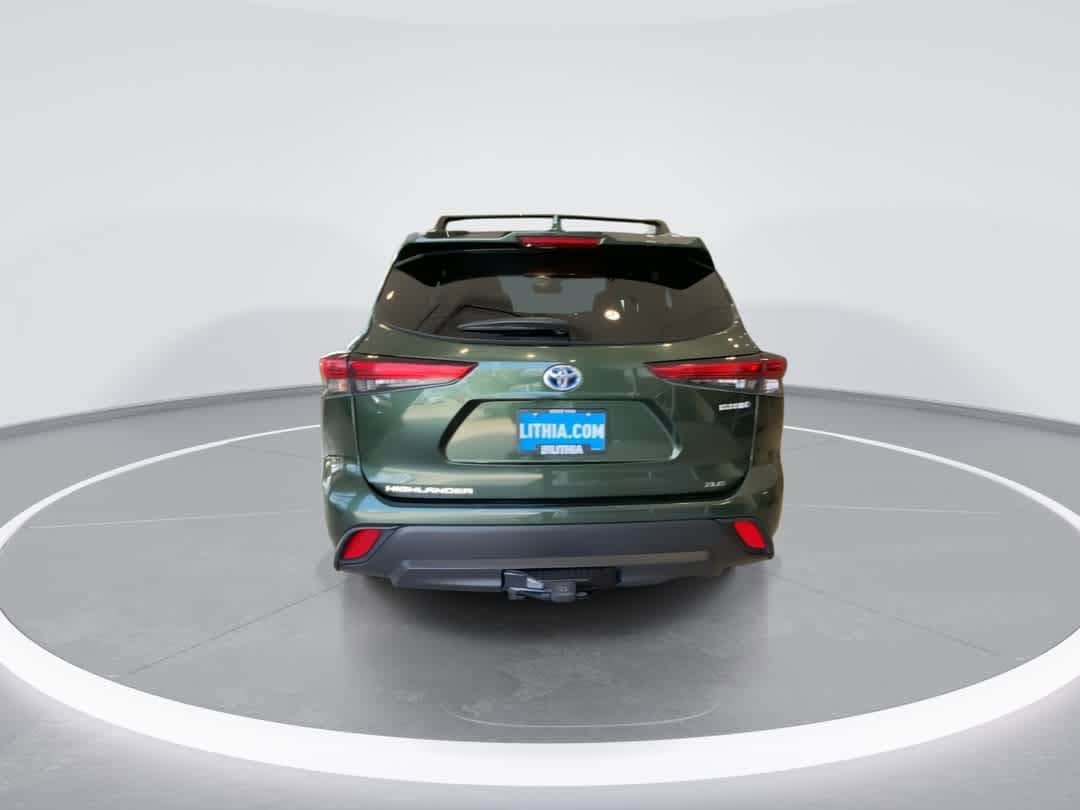 Thumbnail: 2023 Toyota Highlander - 7