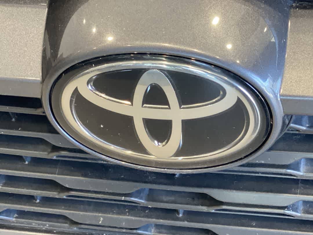 Thumbnail: 2025 Toyota RAV4 - 10