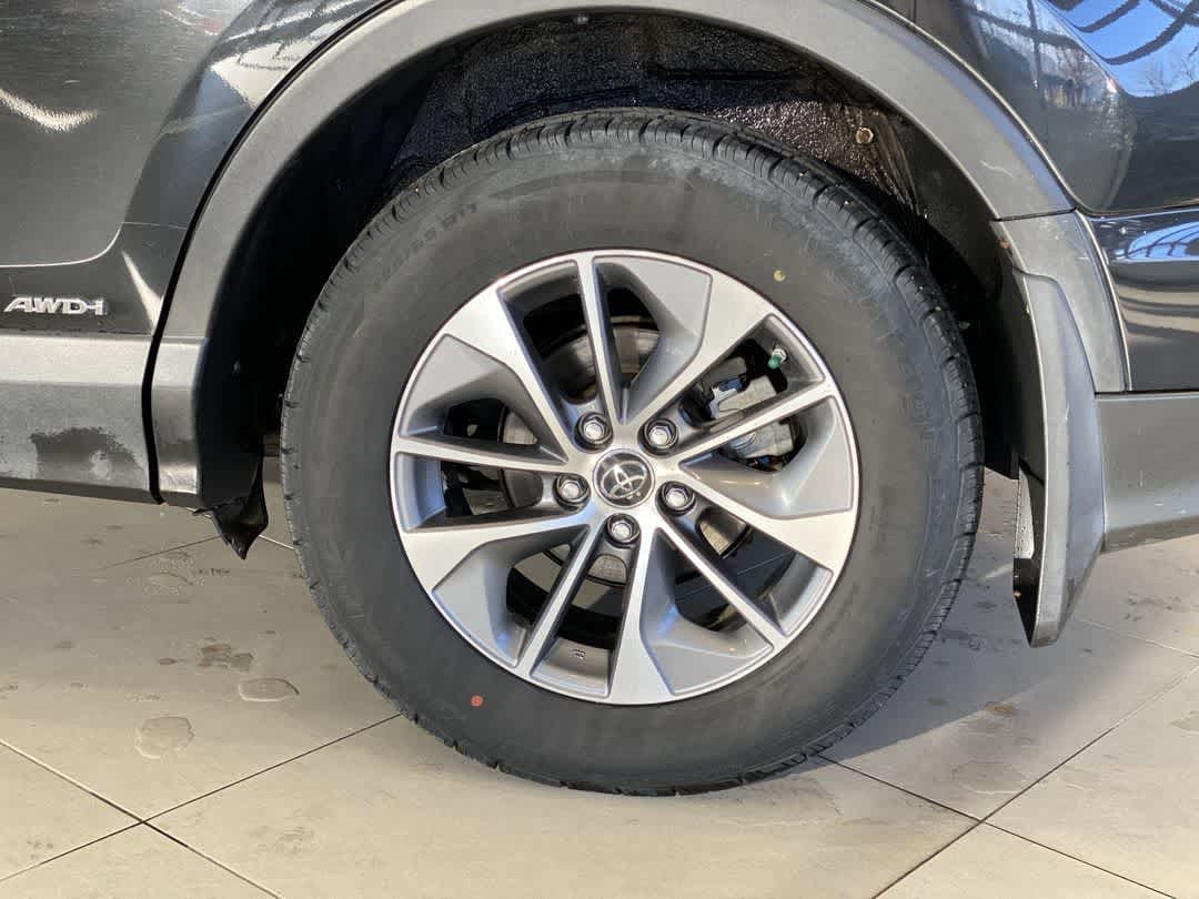 Thumbnail: 2016 Toyota RAV4 - 13