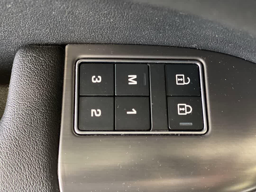 Thumbnail: 2021 Land Rover Range Rover Sport - 15