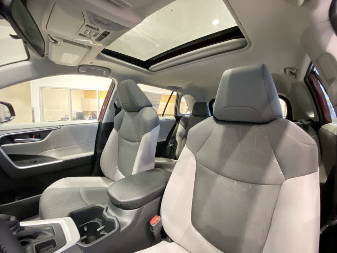 Thumbnail: 2025 Toyota RAV4 - 14