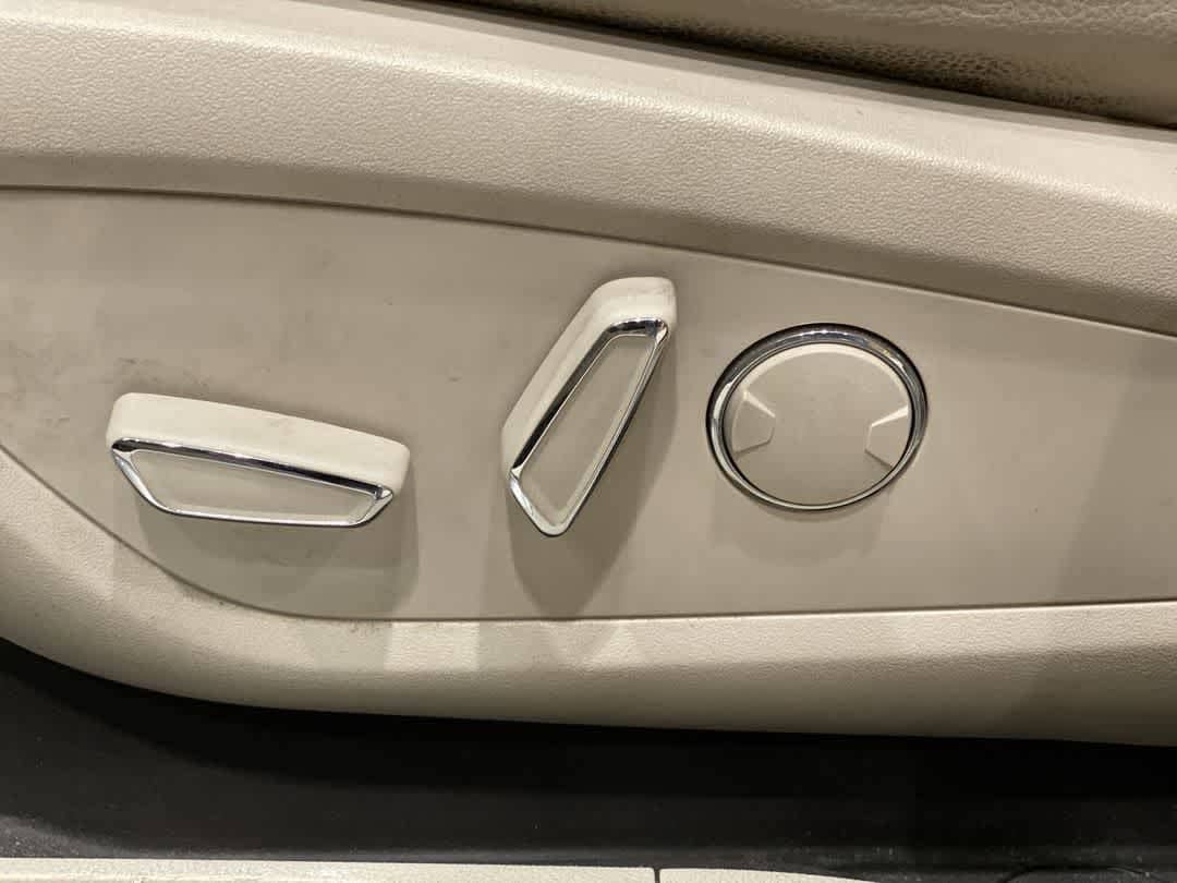 Thumbnail: 2017 Lincoln MKC - 15