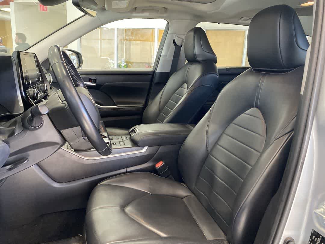 Thumbnail: 2021 Toyota Highlander - 11