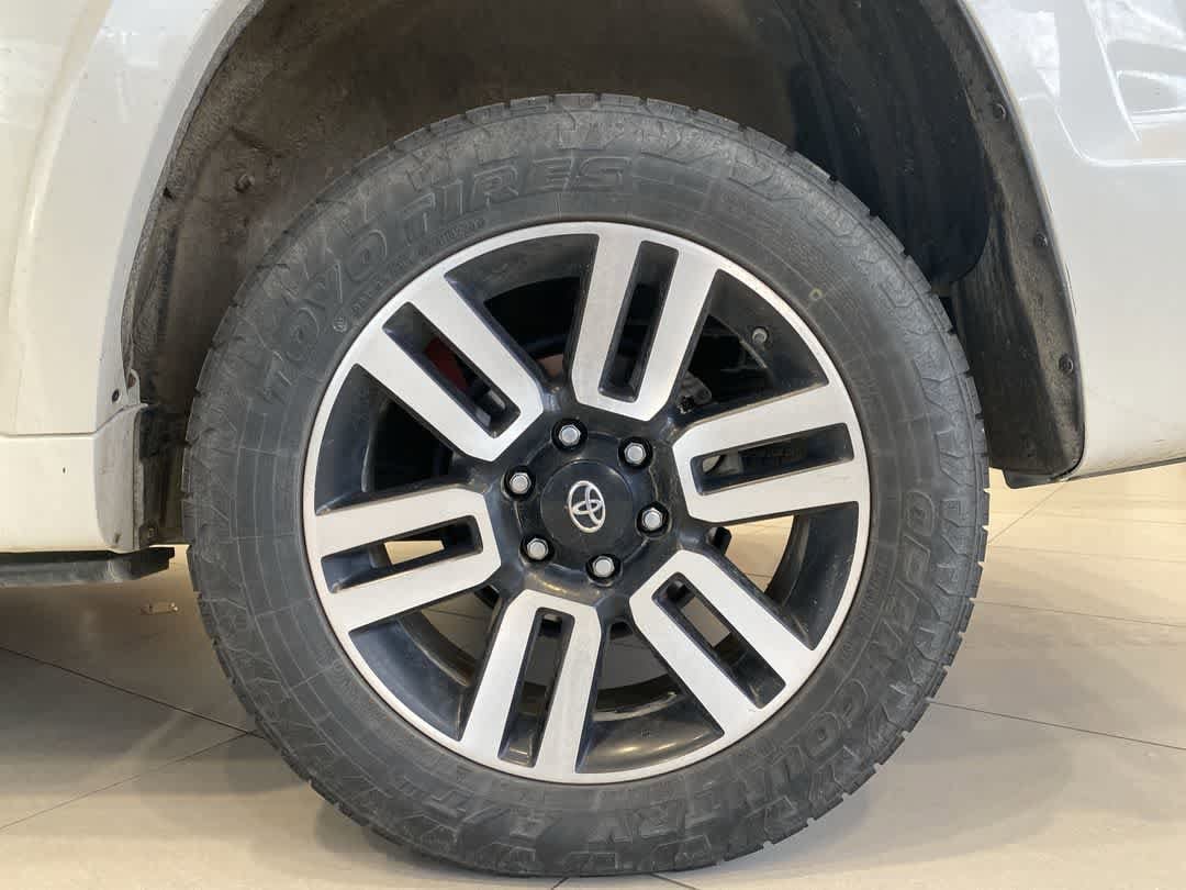 Thumbnail: 2014 Toyota 4Runner - 12