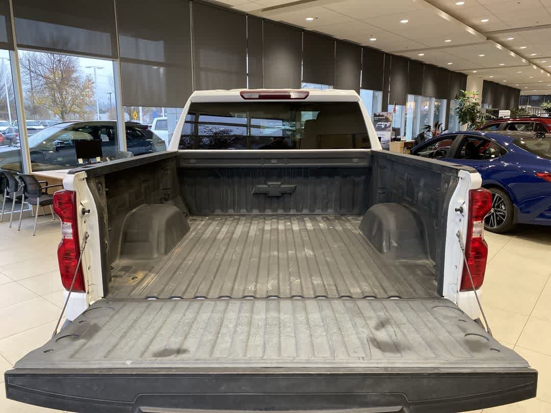 Thumbnail: 2019 Chevrolet Silverado 1500 - 23