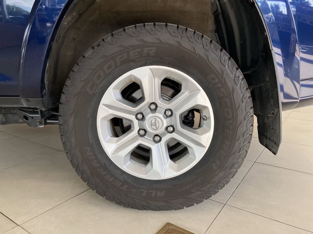 Thumbnail: 2019 Toyota 4Runner - 12