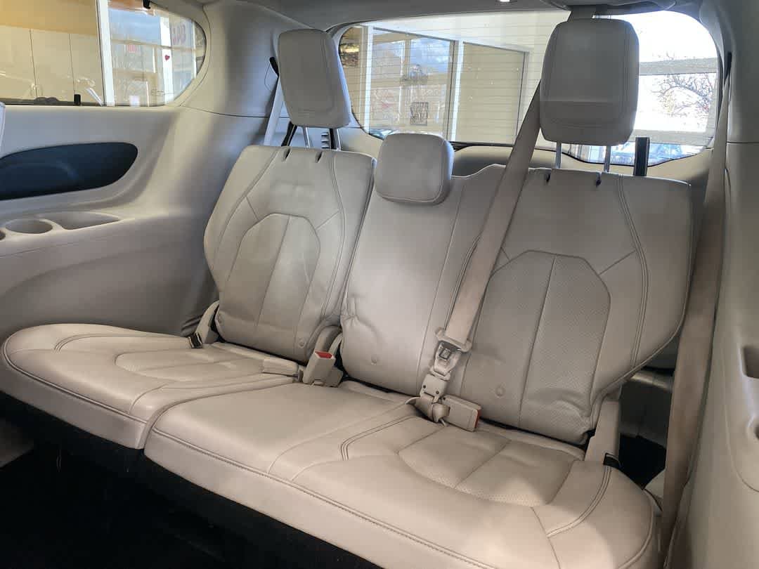 Thumbnail: 2017 Chrysler Pacifica - 22