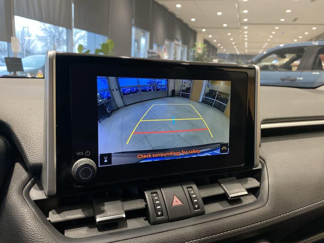 Thumbnail: 2023 Toyota RAV4 - 17