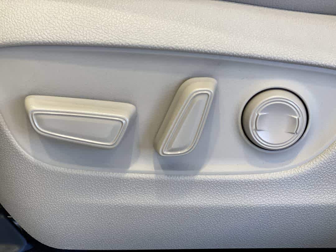 Thumbnail: 2024 Toyota Highlander - 15