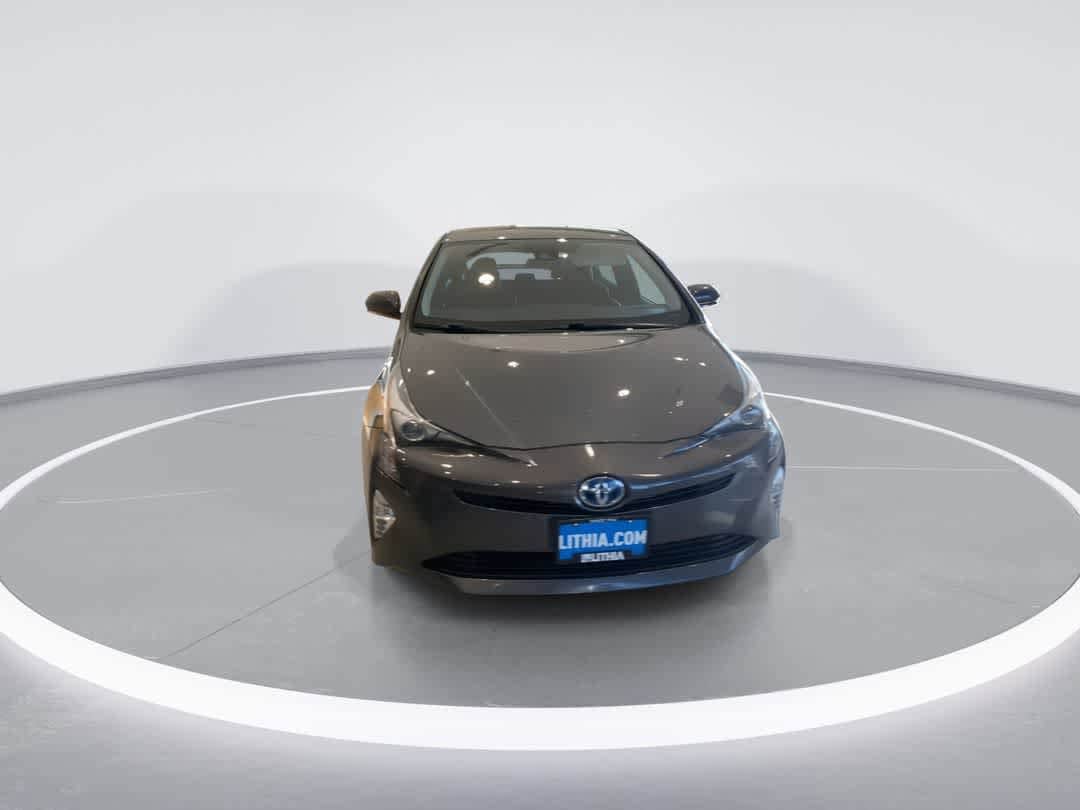 2016 Toyota Prius Three Touring 3