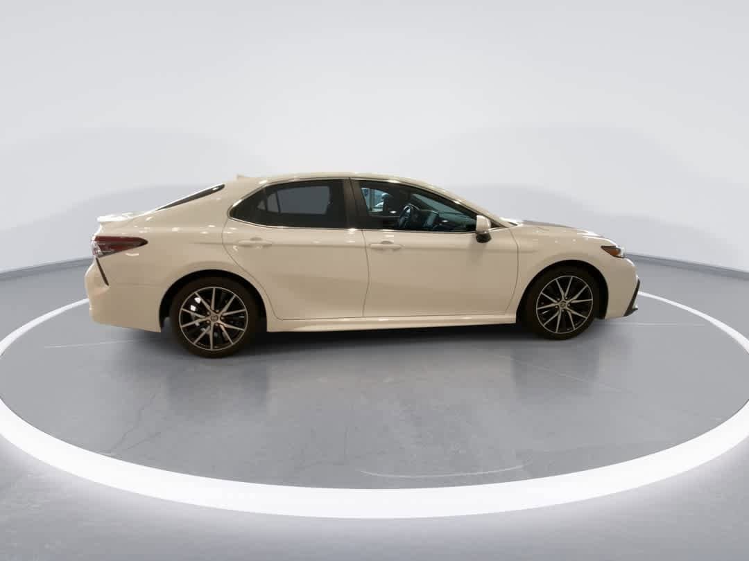 Thumbnail: 2022 Toyota Camry - 9