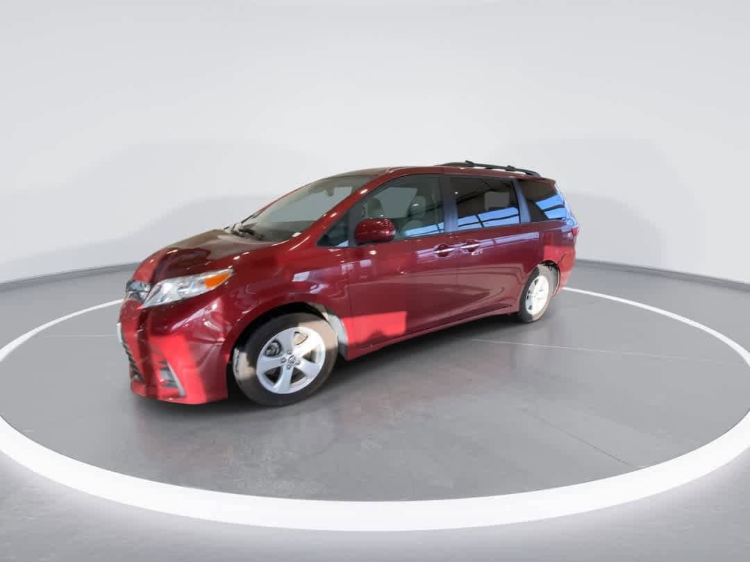 Thumbnail: 2020 Toyota Sienna - 4