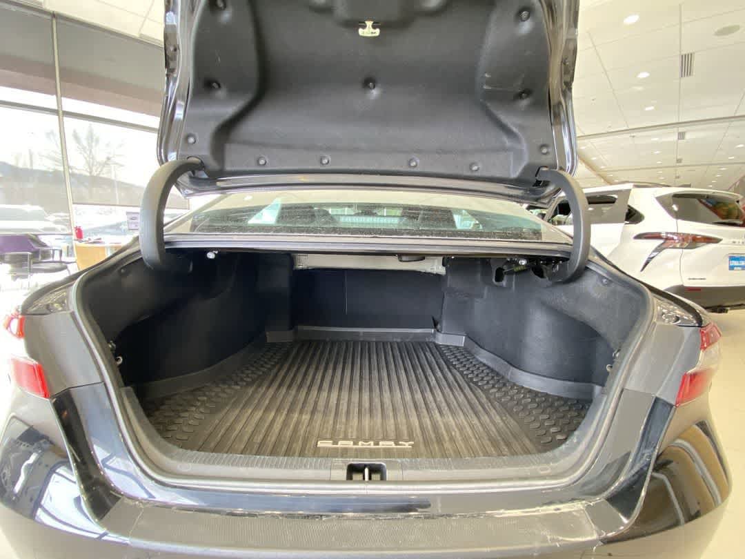 Thumbnail: 2022 Toyota Camry - 20