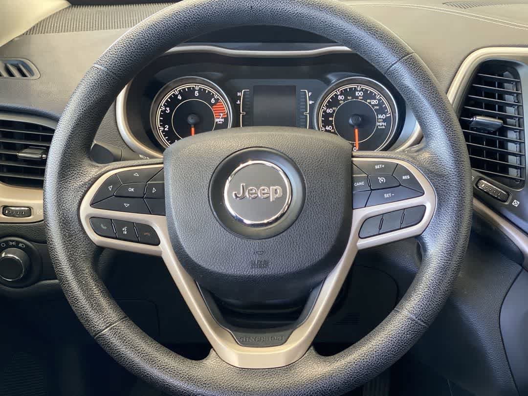 Thumbnail: 2017 Jeep Cherokee - 17