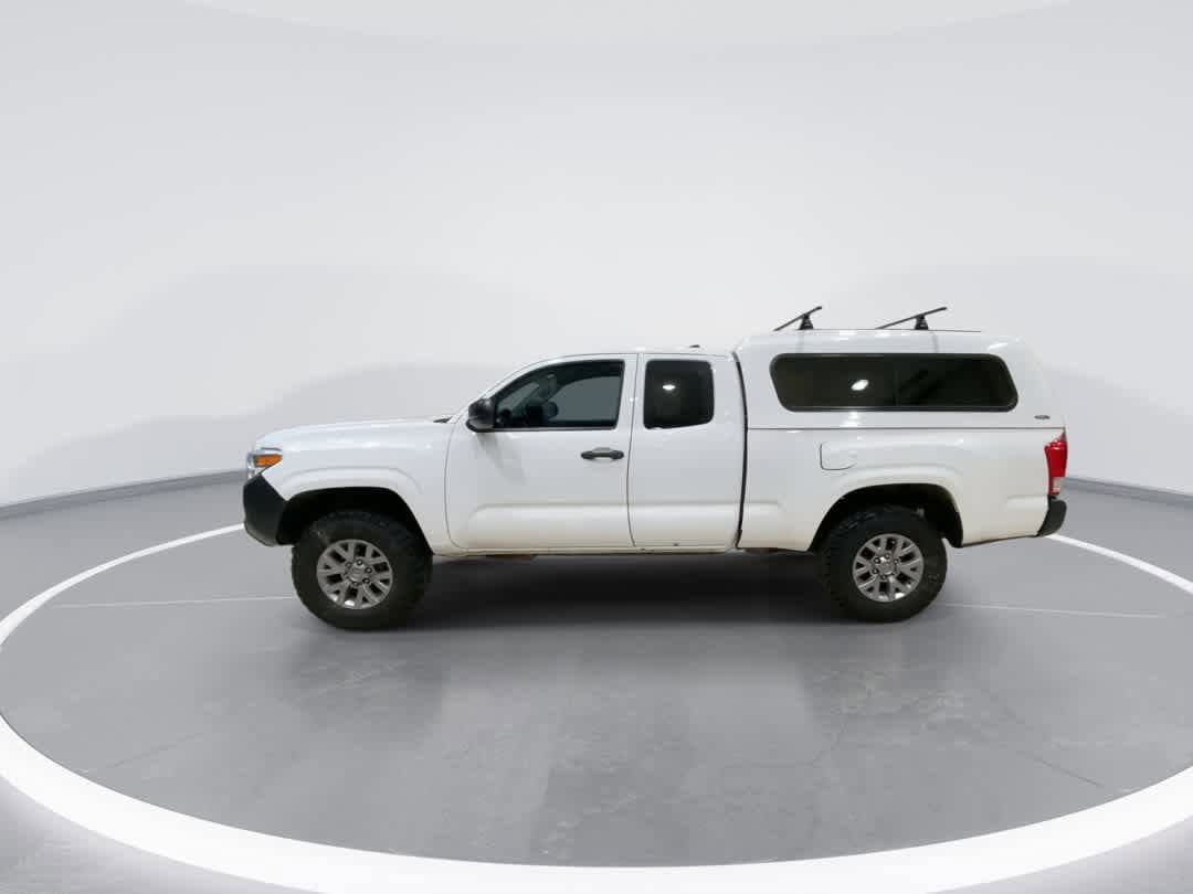 Thumbnail: 2017 Toyota Tacoma - 5