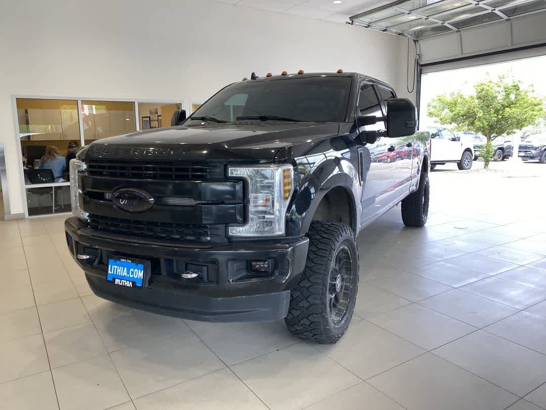 2019 Ford F-250 Lariat 4x4 Crew Cab 6-3/4' Box's photo