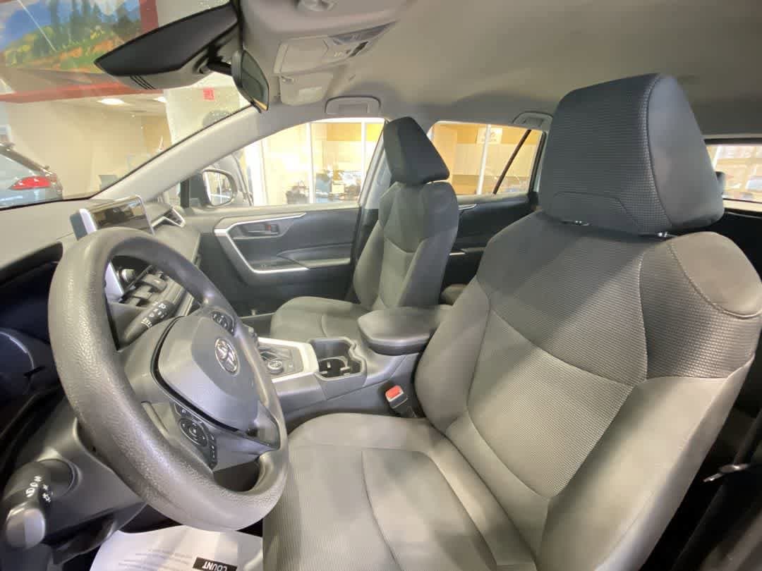 Thumbnail: 2023 Toyota RAV4 - 14