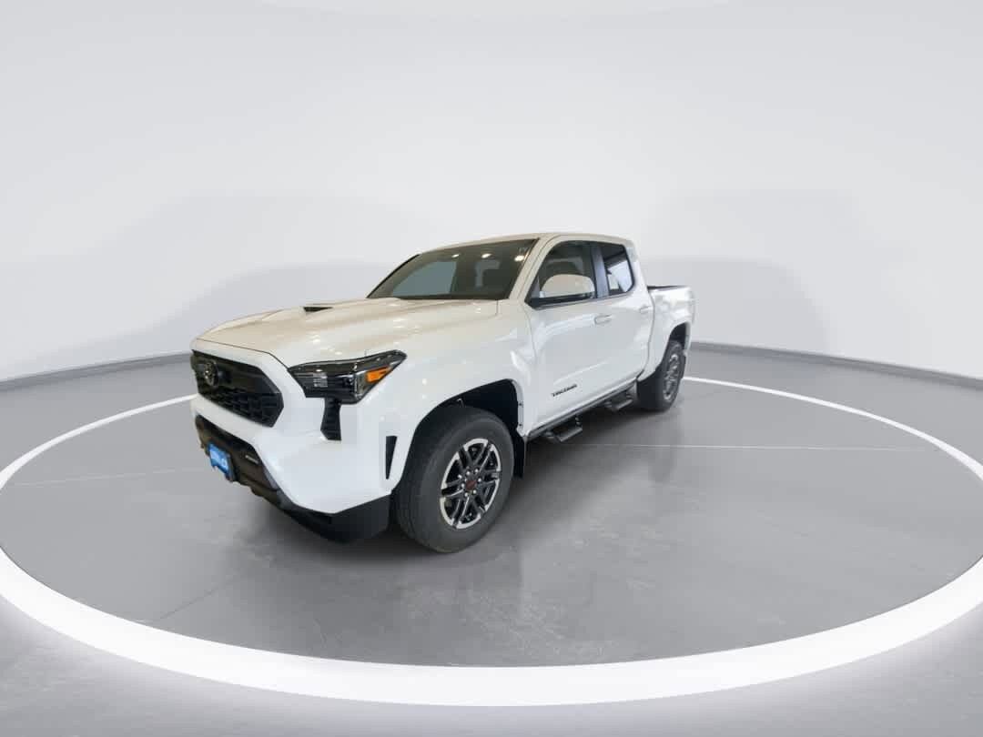 2025 Toyota Tacoma TRD Sport photo 3