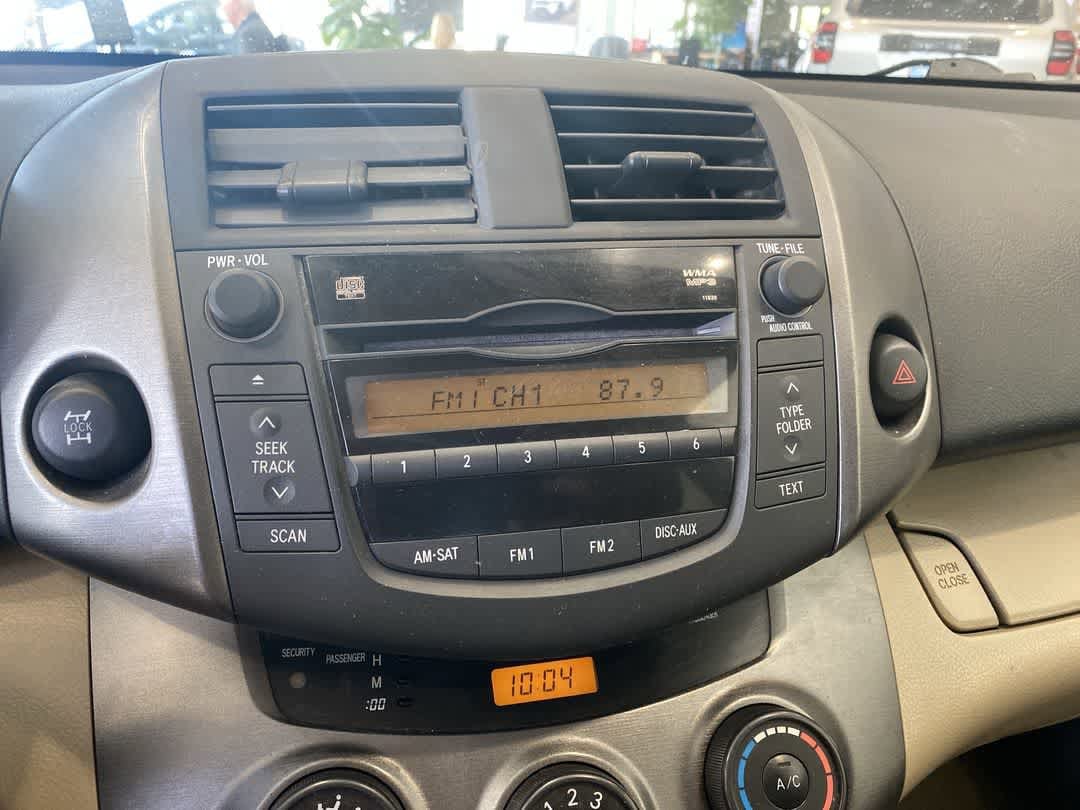 2009 Toyota RAV4 Base 18