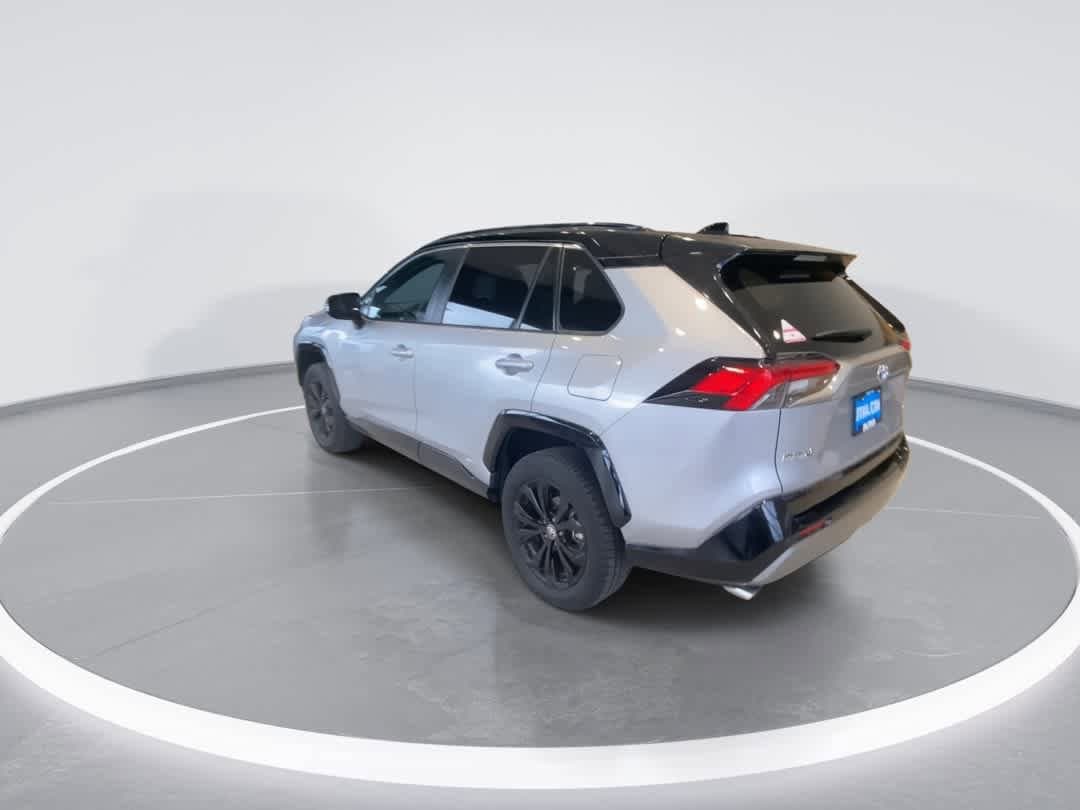 Thumbnail: 2022 Toyota RAV4 - 6