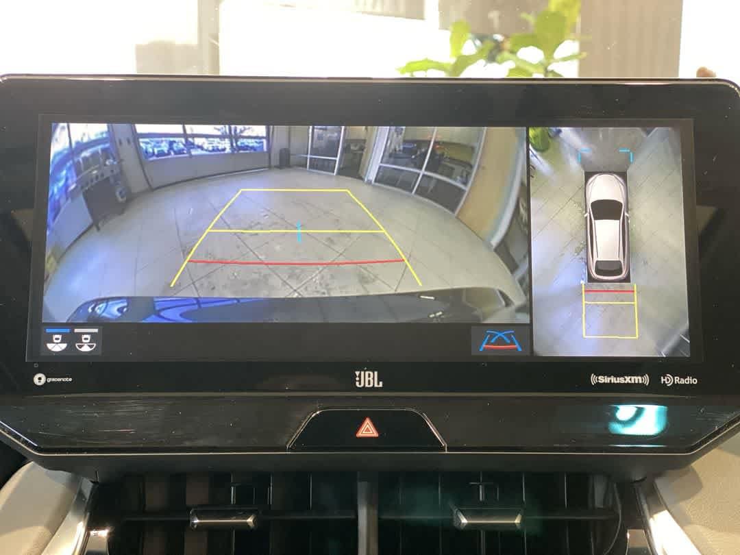 Thumbnail: 2021 Toyota Venza - 20