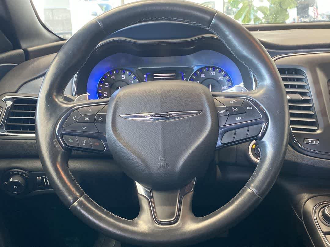 Thumbnail: 2015 Chrysler 200 - 17