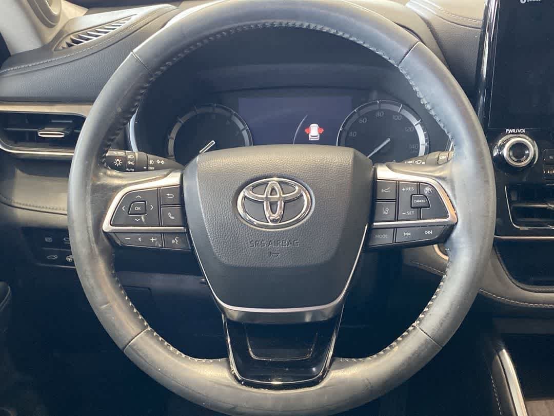 Thumbnail: 2021 Toyota Highlander - 17