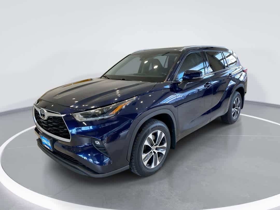 2021 Toyota Highlander XLE's photo