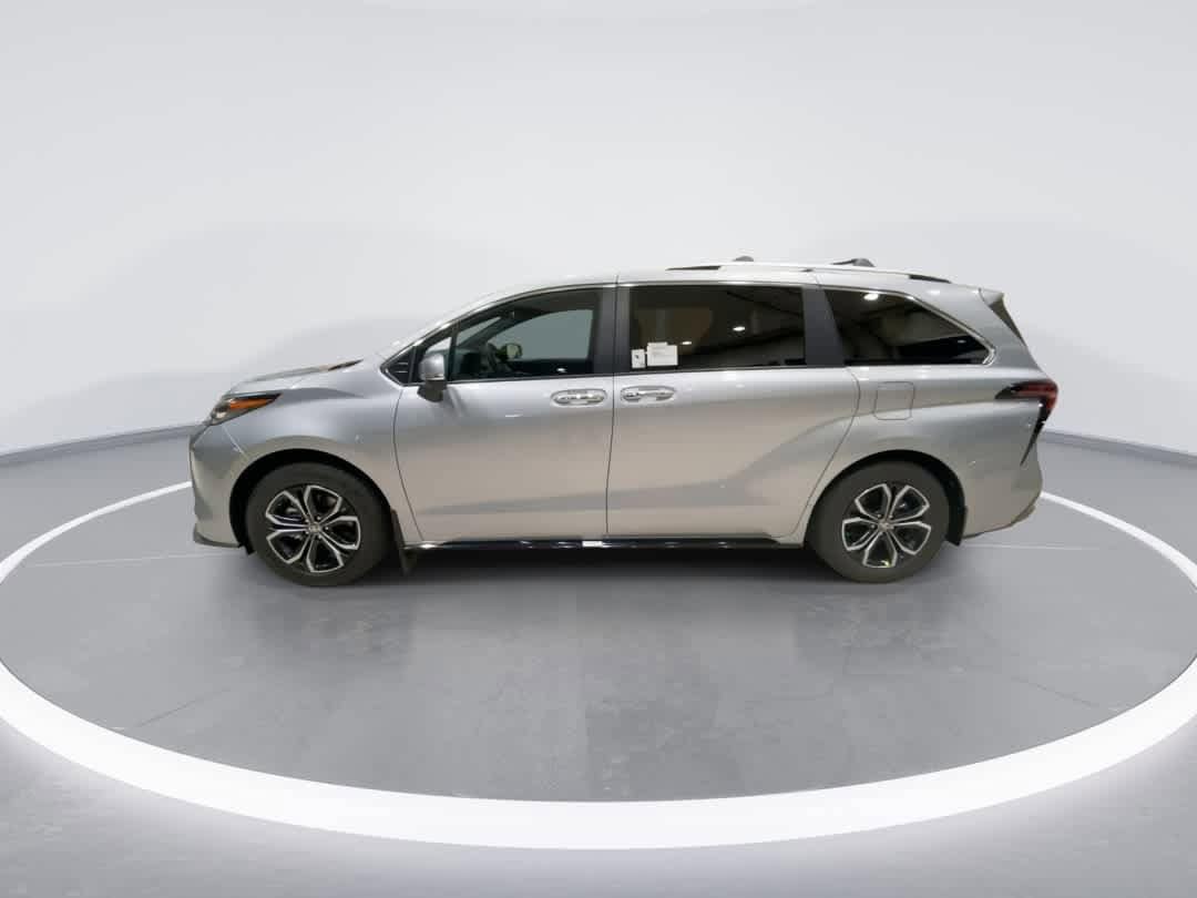 Thumbnail: 2025 Toyota Sienna - 5