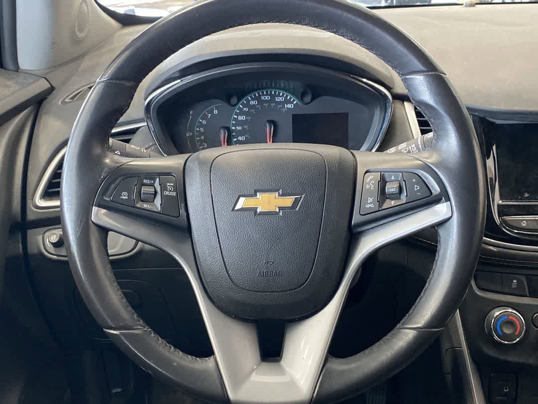 Thumbnail: 2021 Chevrolet Trax - 17