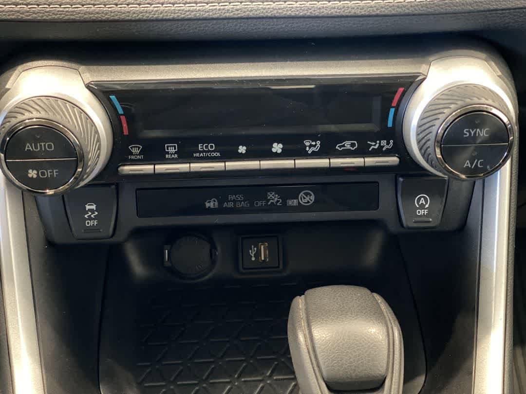 Thumbnail: 2024 Toyota RAV4 - 21