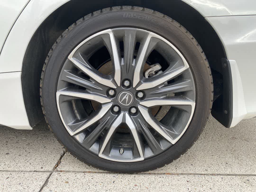 Thumbnail: 2019 Acura RLX - 12