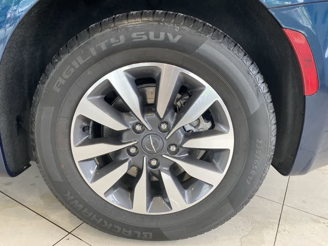 Thumbnail: 2021 Chrysler Pacifica - 12