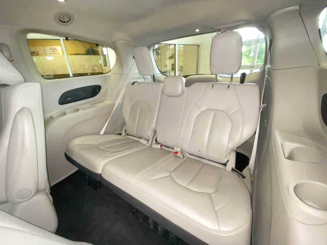 Thumbnail: 2021 Chrysler Pacifica - 25