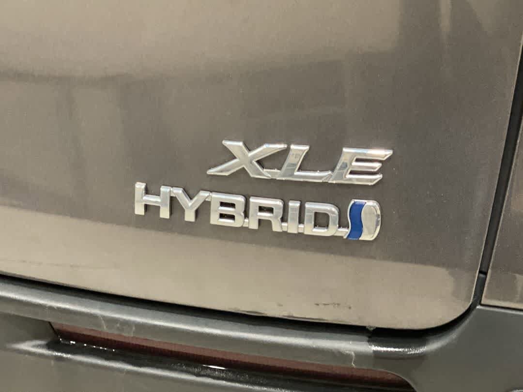 Thumbnail: 2024 Toyota Sienna - 12