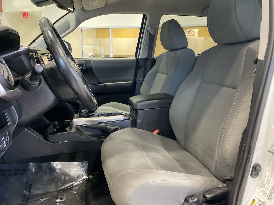 Thumbnail: 2018 Toyota Tacoma - 11