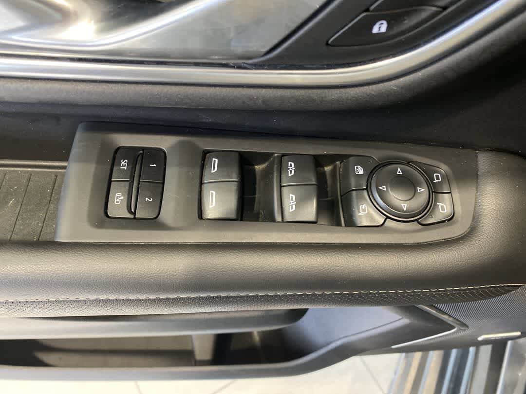 Thumbnail: 2022 GMC Yukon XL - 15