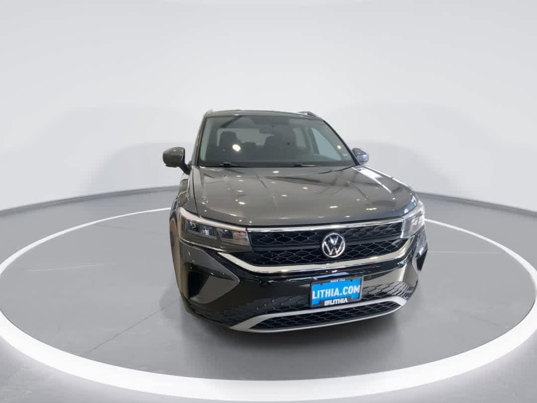 Thumbnail: 2022 Volkswagen Taos - 3